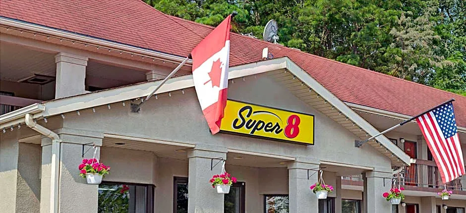 Super 8 by Wyndham Niagara Falls North