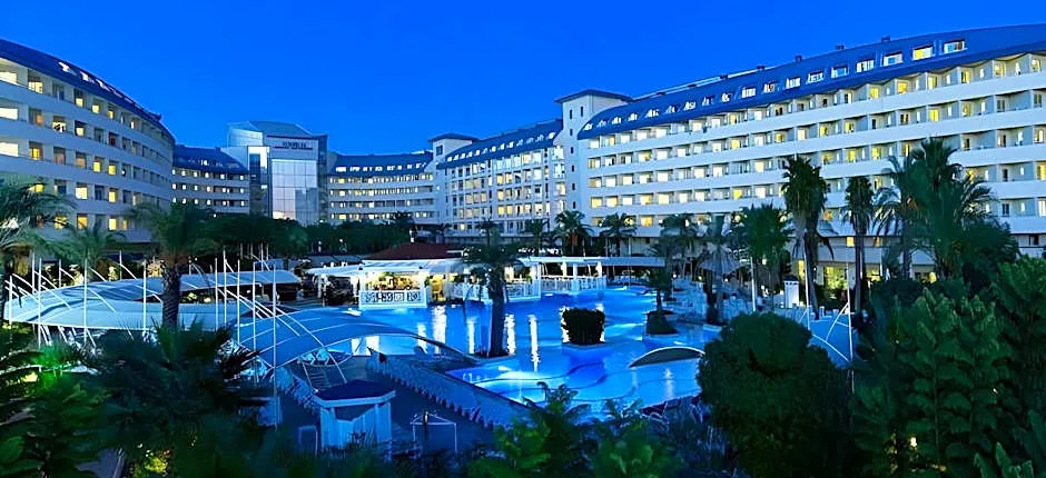 Crystal Admiral Resort Suites & Spa - Ultimate All Inclusive