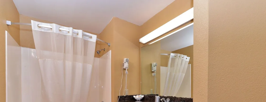 Quality Inn & Suites Shawano, WI