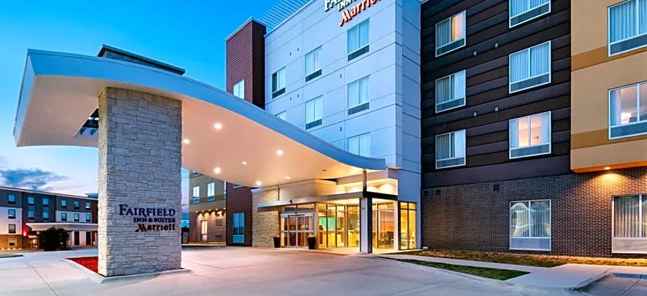 Fairfield Inn & Suites by Marriott Lincoln Airport