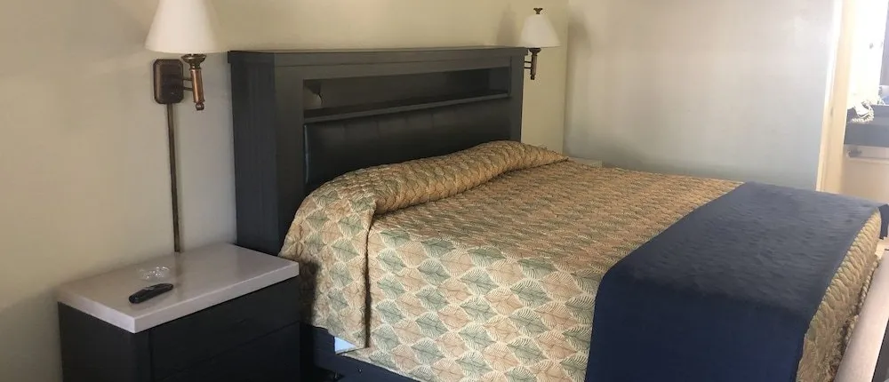 Luxe Inn and Suites