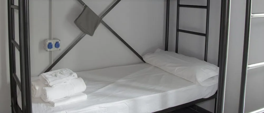 Factory Rooms Barbate - Hostel