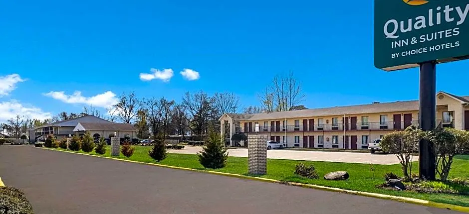 Quality Inn & Suites West Helena