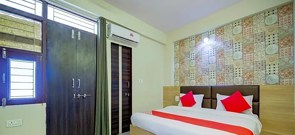 OYO 14565 Hotel Snazzy