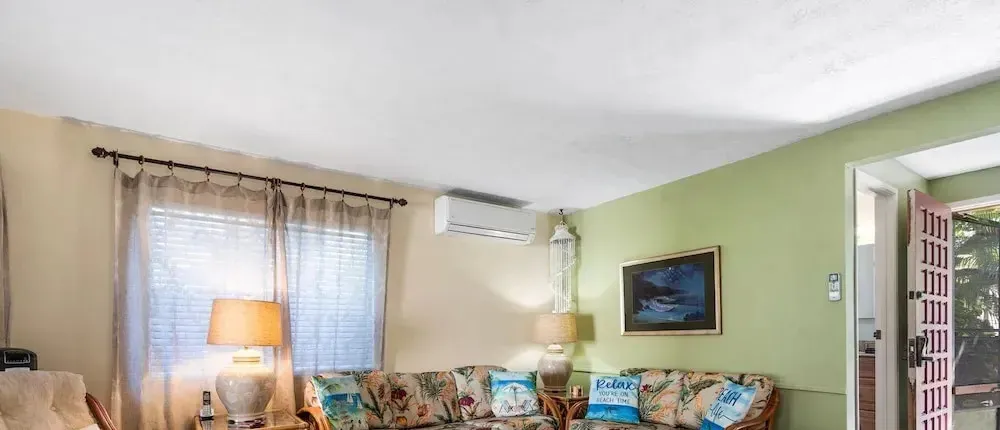 Steps From Lanai to Beach - AC & Wifi - Affordable- Vrkcv