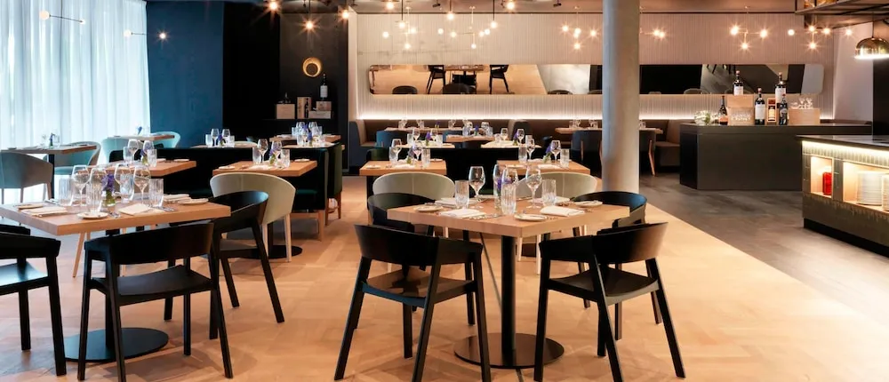 RENAISSANCE WARSAW AIRPORT HOTEL