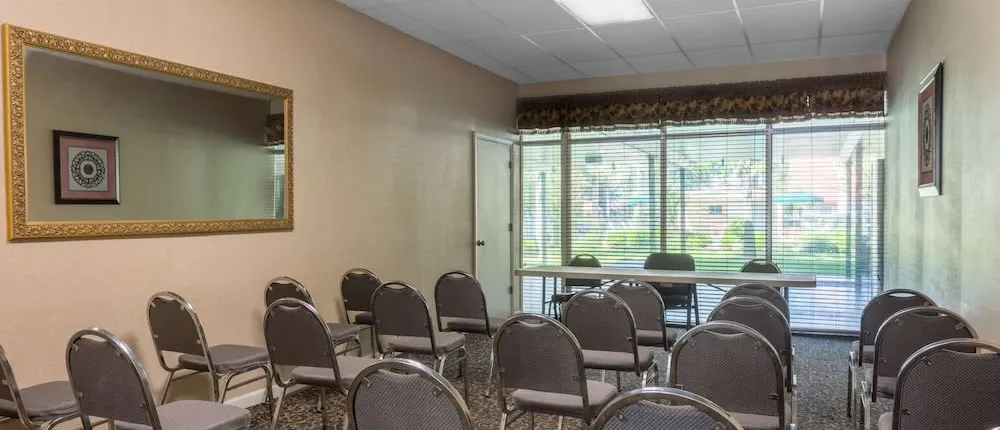 Days Inn by Wyndham Leesville
