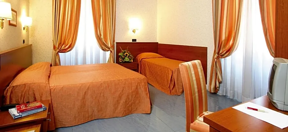 Hotel Dina