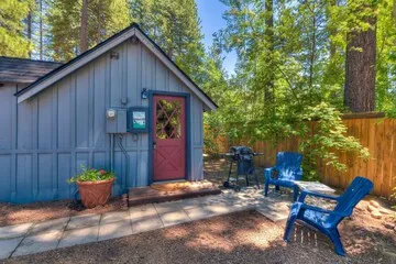 Hole in One 1 Bedroom Cabin by RedAwning