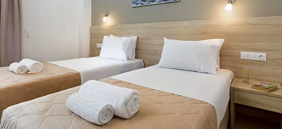 Lefkimi Hotel