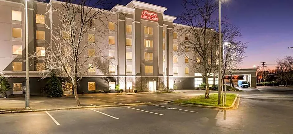 Hampton Inn By Hilton & Suites Charlotte-Airport