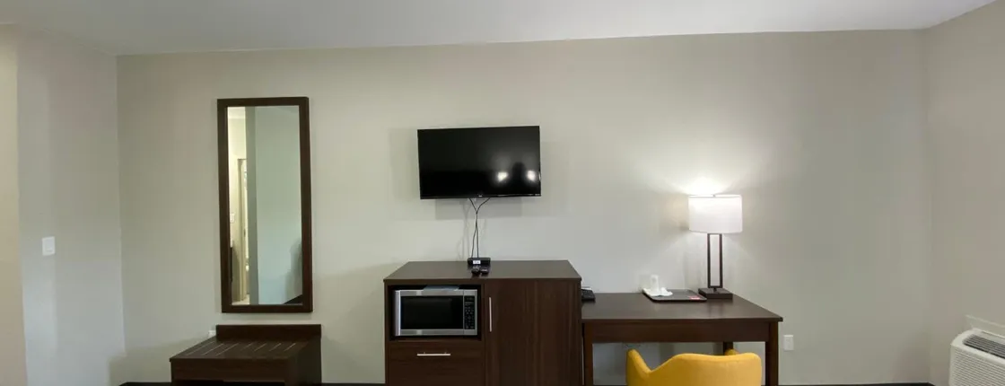 Econo Lodge Cochrane
