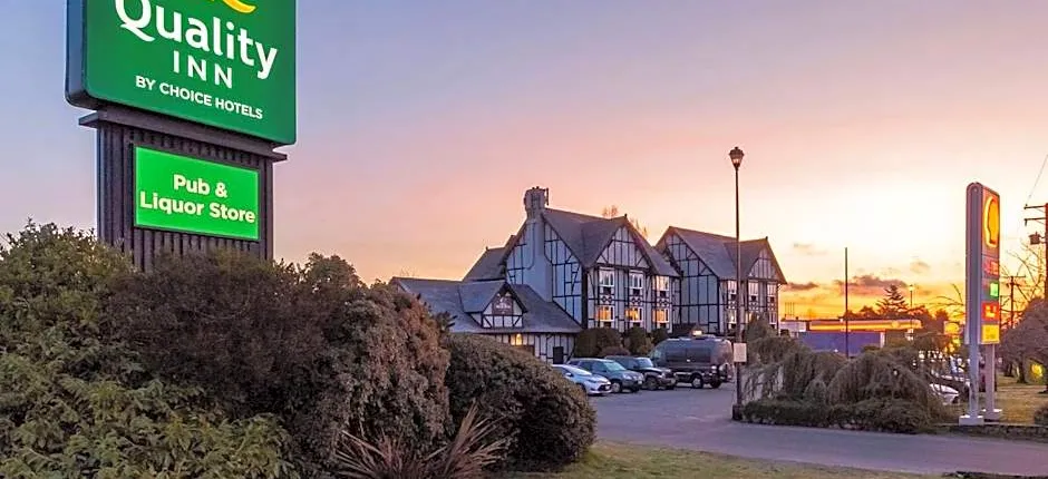 Quality Inn Waddling Dog