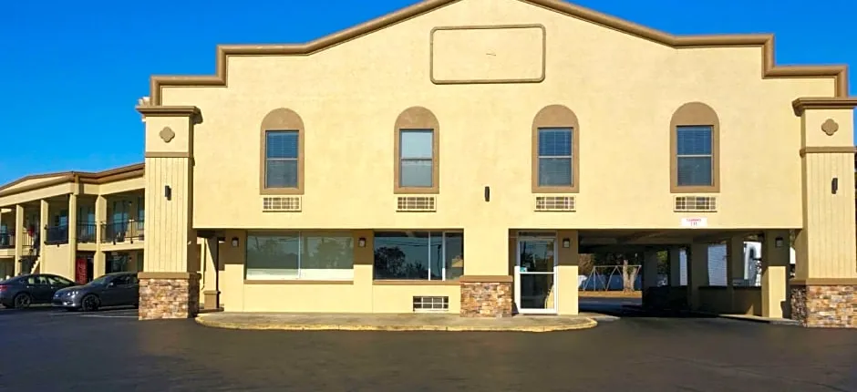 Econo Lodge Byron