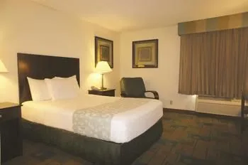 La Quinta Inn & Suites Columbia NE - Fort Jackson