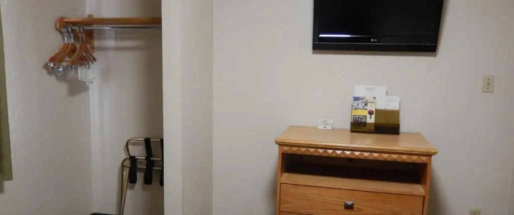 Pearsall Executive Inn