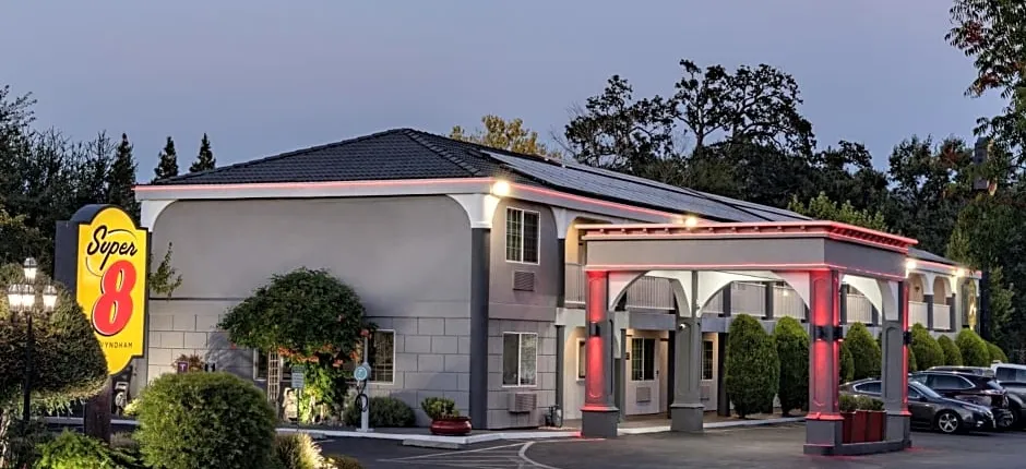 Super 8 by Wyndham Ukiah