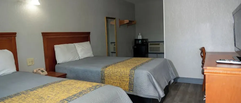 Riverside Inn and Suites