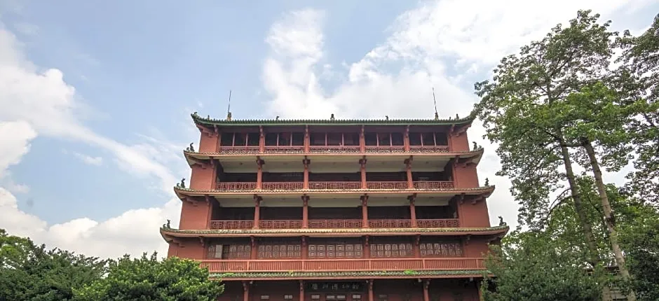 Xiaowu Hotel (Yide Road Metro Station)