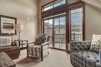 Crystal Peak Lodge By Vail Resorts