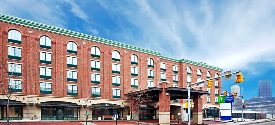 Holiday Inn Express Hotel & Suites Pittsburgh-South Side by IHG