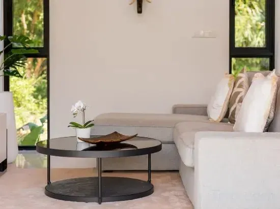 Private Pool Paradise: Sereniwood 3br