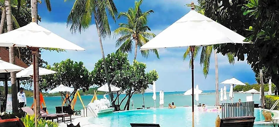 Iyara Beach Hotel and Plaza