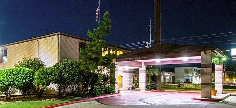 Quality Inn University Near Downtown