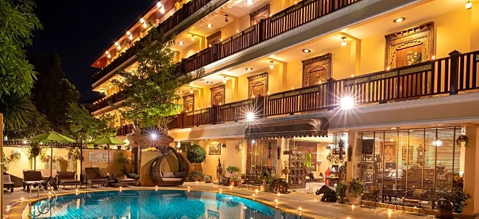 At Chiang Mai Hotel