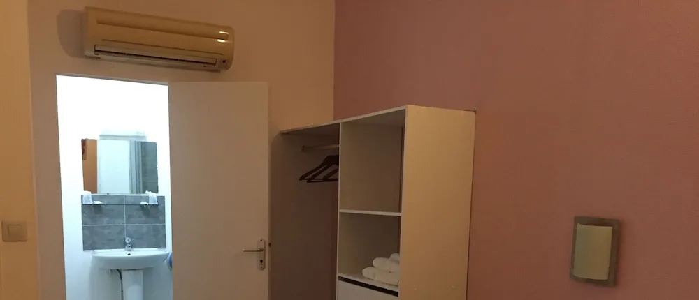 HOTEL MANON