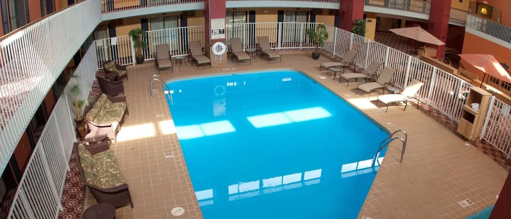 Roosevelt Grand Dakota, SureStay Collection by Best Western