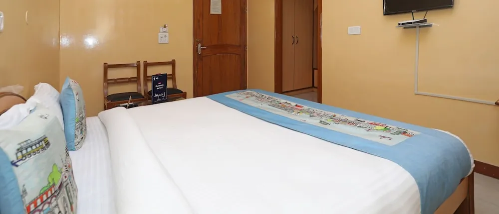OYO 10282 Hotel Rishi