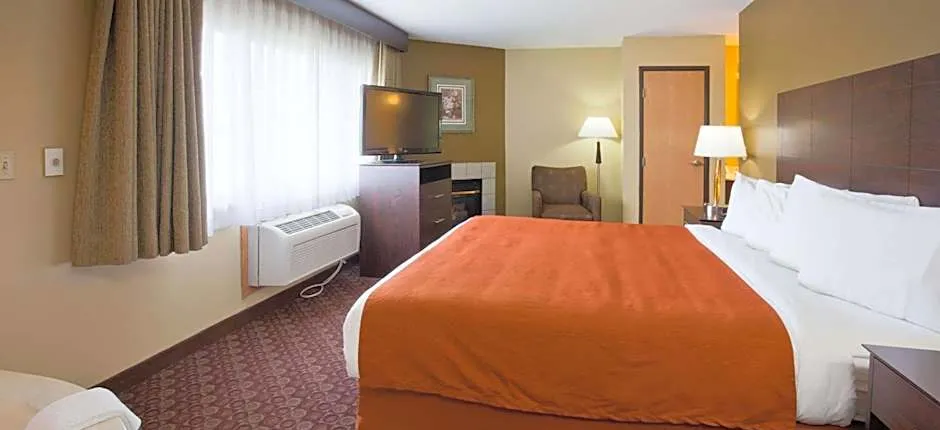 AmericInn by Wyndham Blue Earth