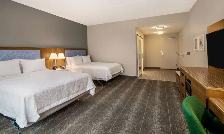 Hampton Inn & Suites Raleigh Midtown