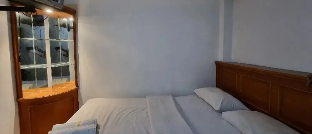 OYO 90952 Hotel Grand Sirao