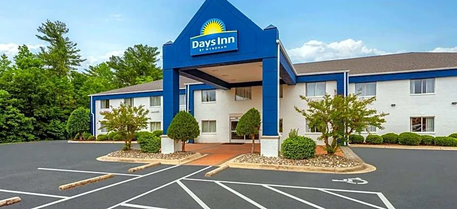Days Inn & Suites by Wyndham Siler City