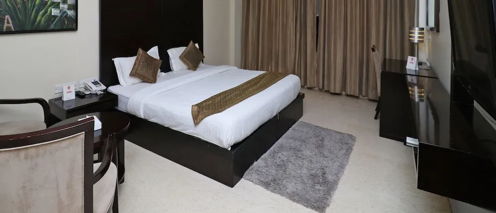 Oyo 13783 The Claire