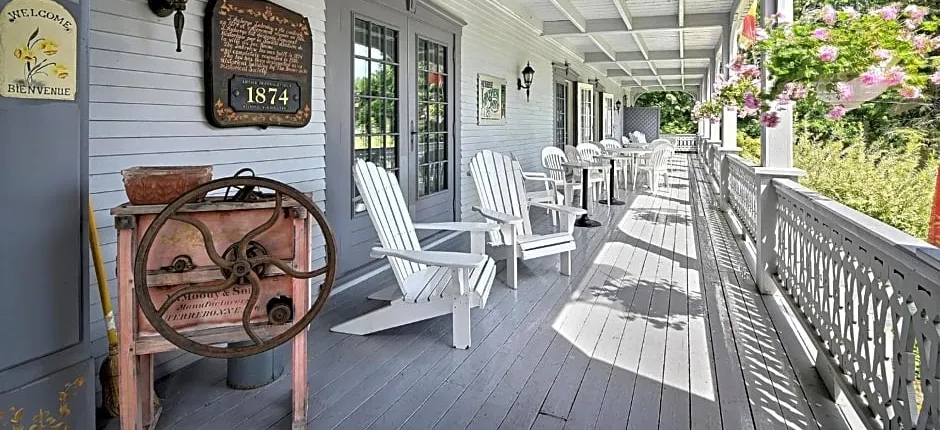 Auberge Lakeview Inn