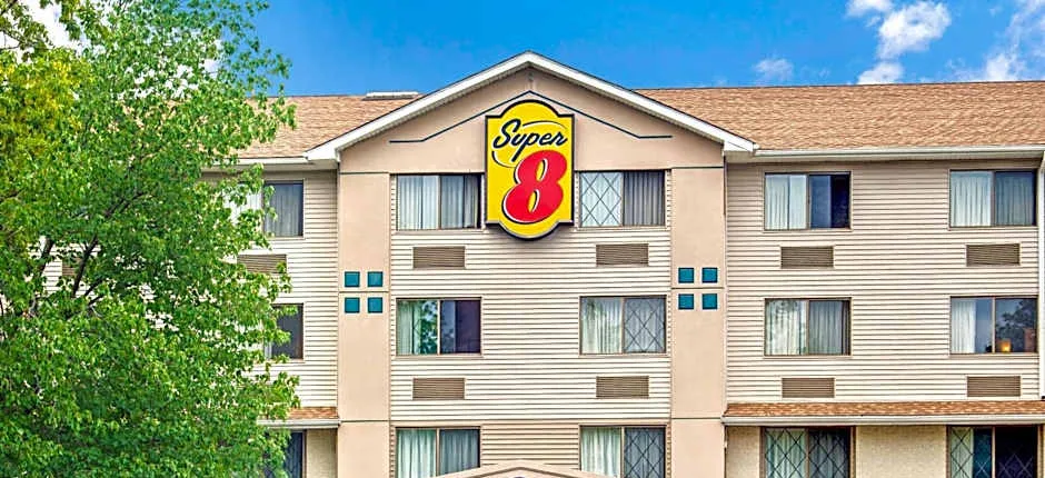Super 8 by Wyndham Stamford/New York City Area