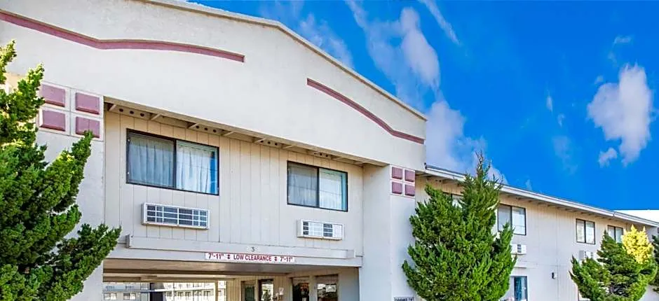 Super 8 by Wyndham Bishop