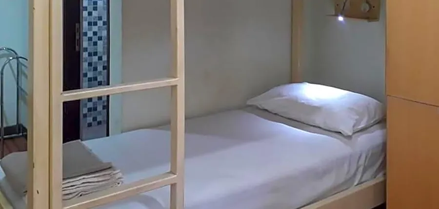 RedDoorz Hostel @ Manado Green Hostel