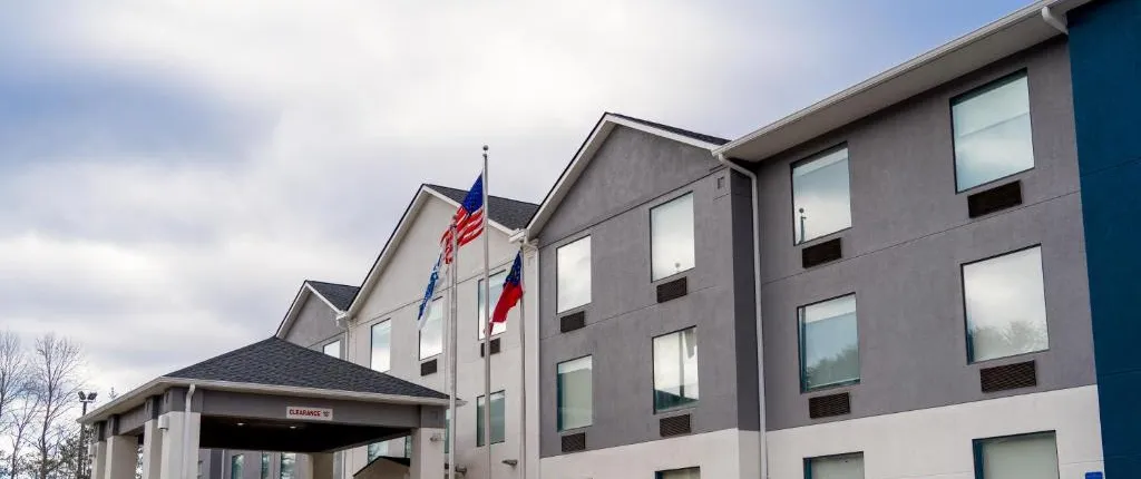 Holiday Inn Express & Suites Hiawassee, an IHG Hotel