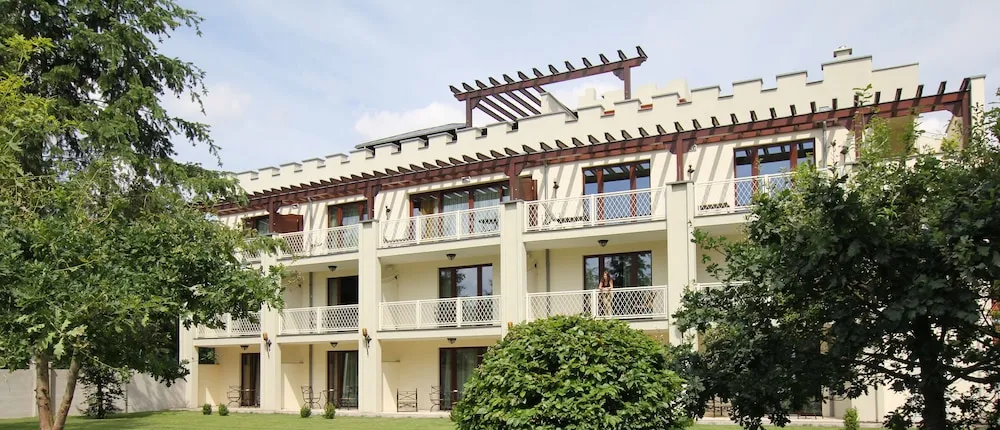 Landhaus & Burg Hotel Romantik