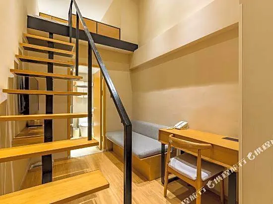 Ji Hotel (Bund City God Temple Store)