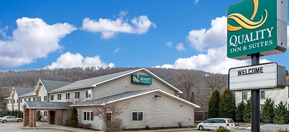Quality Inn & Suites Titusville