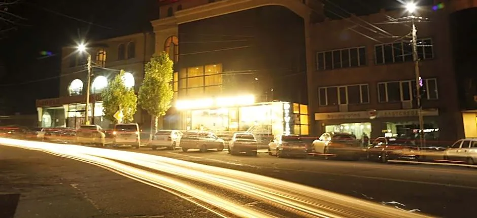 Tomu's Hotel