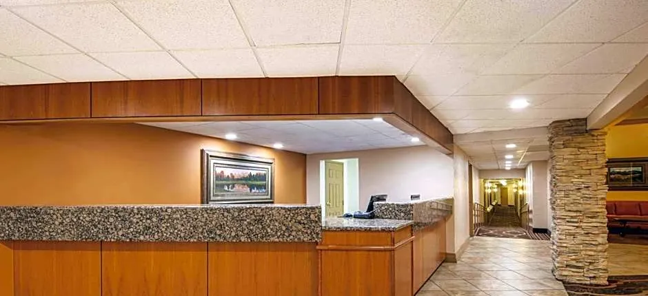 Mountain Valley Inn & Suites