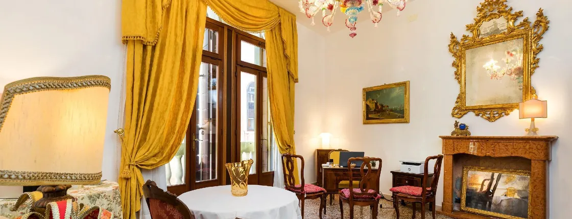 Luxury Venetian Rooms