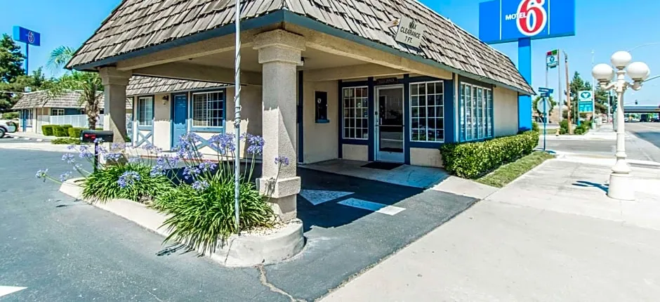 Motel 6 Kingsburg