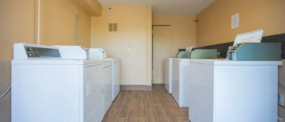 The Crossroads Hotel and Suites Irving